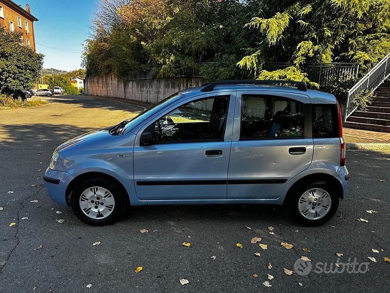 Blu Usata 2007 Fiat Panda Dynamic Utilitaria | 3900 € (Cara) - Immagine 1/4