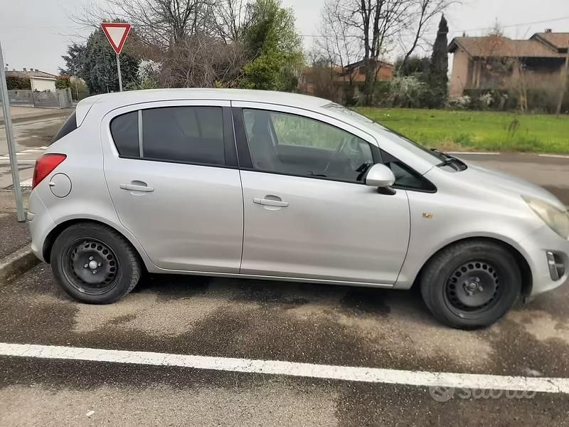 Usata Opel Corsa 75 CV (55 kW) 2014 Grigio Utilitaria