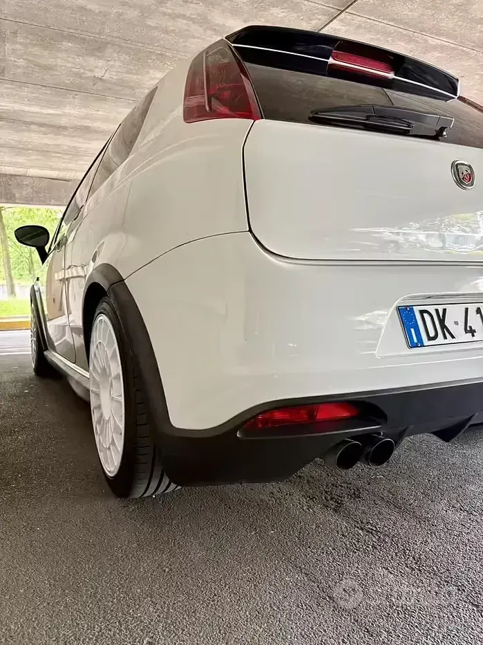 Usata Abarth Grande Punto 155 CV (114 kW) 2007 Bianco Utilitaria