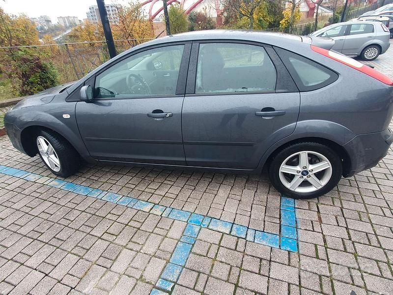Usata 2007 Ford Focus | 2500 € (Buon prezzo) - Immagine 1/4