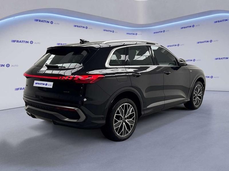 Nuova Audi Q5 S-Line 204 CV (150 kW) 2025 Nero mythos [0e0e]  metallizz SUV