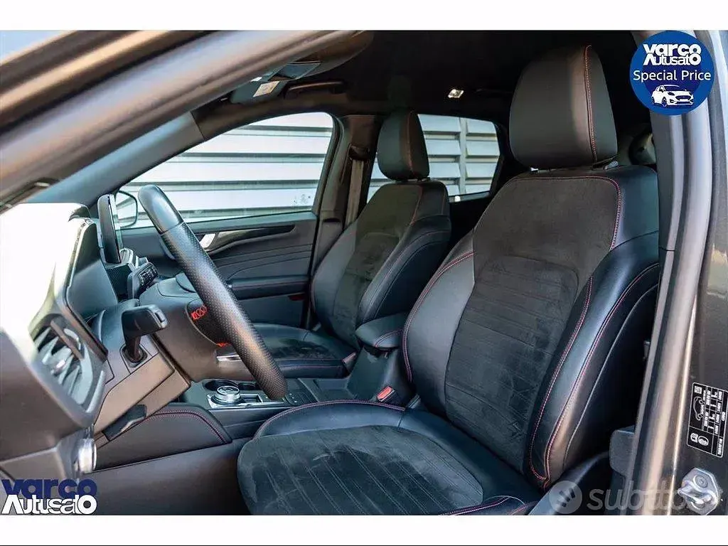 Usata Ford Kuga ST-Line X 225 CV (165 kW) 2023 Grigio SUV