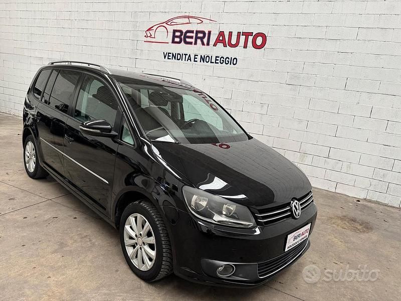 Nero Usata 2013 VW Touran Highline Monovolume | 6500 € (Buon prezzo) - Immagine 1/4
