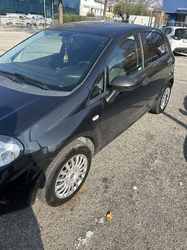 Usata Fiat Grande Punto 77 CV (56 kW) 2018 Utilitaria