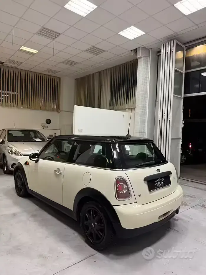 Begagnad Mini ONE 75 HK (55 kW) 2013 Vit Halvkombi