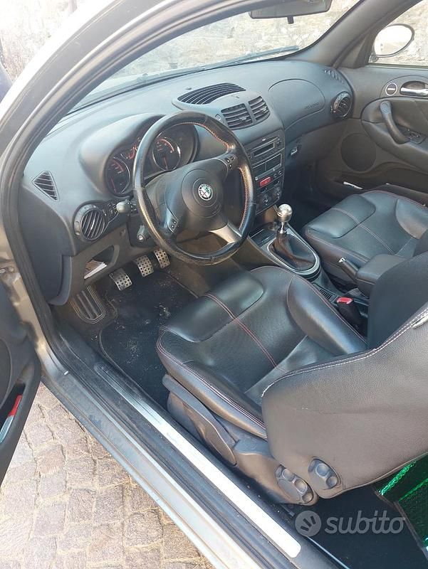 Usata Alfa Romeo 147 150 CV (110 kW) 2007 Grigio Utilitaria