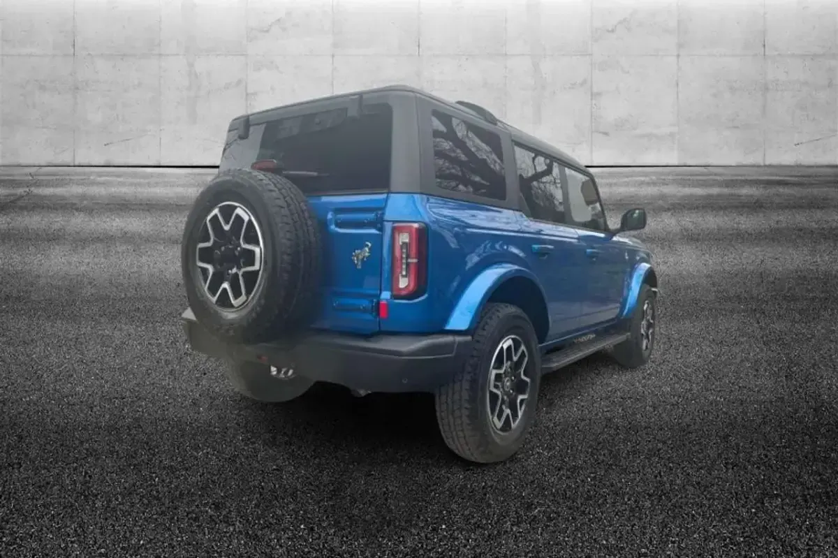 Usata Ford Bronco Outer Banks 335 CV (246 kW) 2025 Blu metallizzato SUV