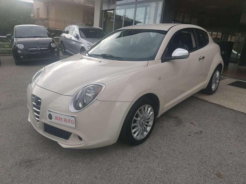 Bianco Usata 2015 Alfa Romeo MiTo Progression Due volumi | 6900 € (Buon prezzo) - Immagine 1/4