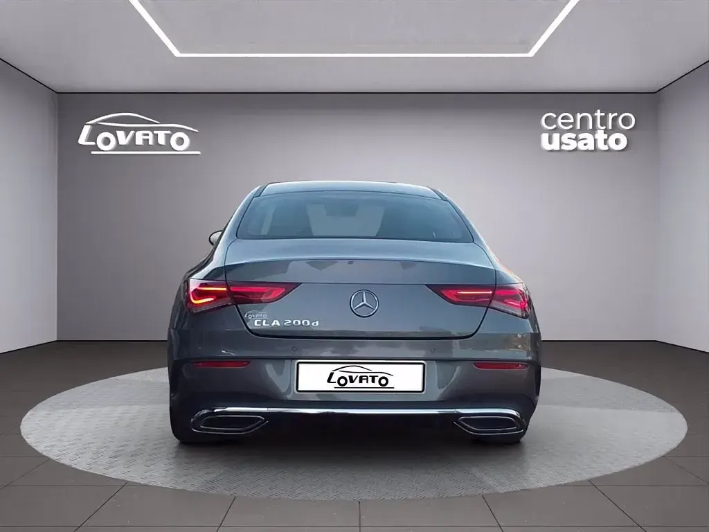 Begagnad Mercedes CLA200 AMG Line Premium 150 HK (110 kW) 2023 Grå Sedan