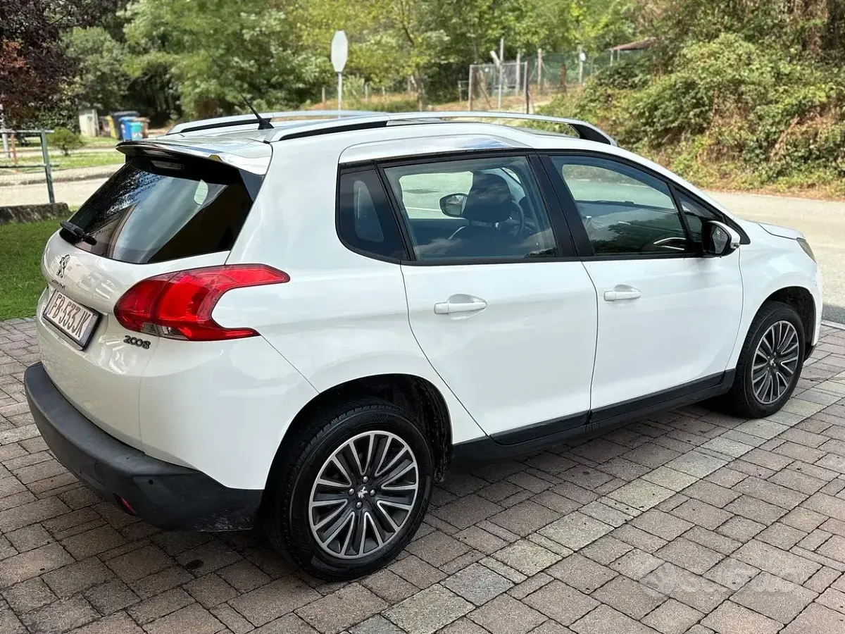 Usata Peugeot 2008 Access 75 CV (55 kW) 2016 Bianco SUV