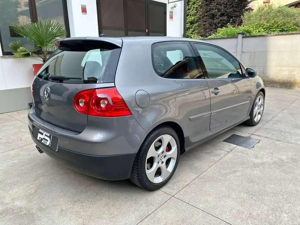 Usata VW Golf V GTI 200 CV (147 kW) 2007 Grigio Berlina