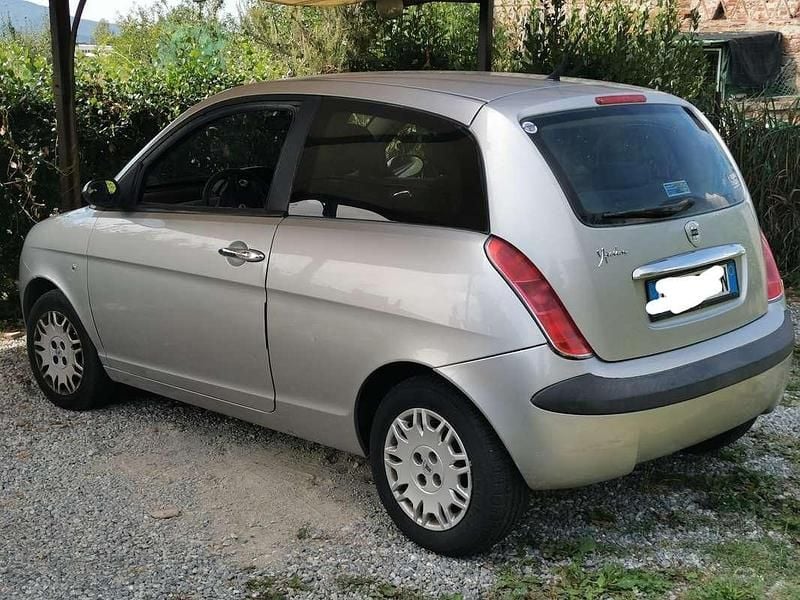 Usata Lancia Ypsilon 60 CV (44 kW) 2006 Utilitaria