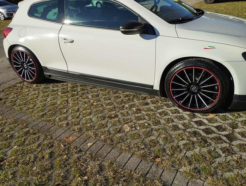 Usata VW Scirocco 122 CV (89 kW) 2009 Bianco Coupé