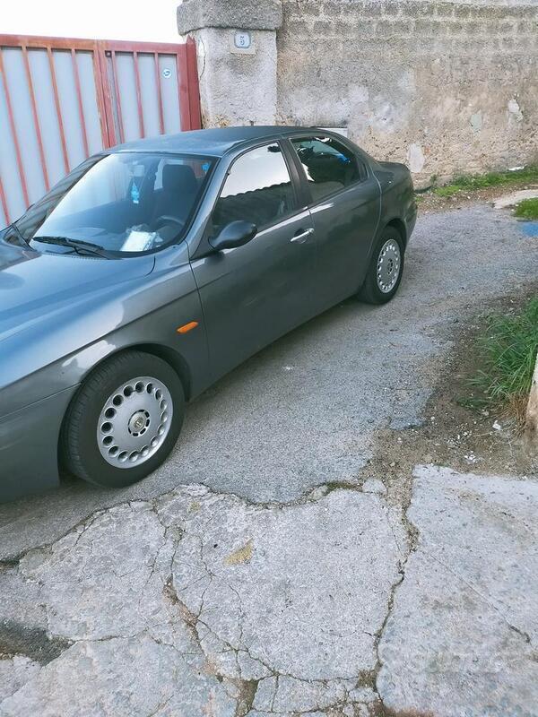 Usato 2002 Alfa Romeo 156 Diesel (2.000 €)