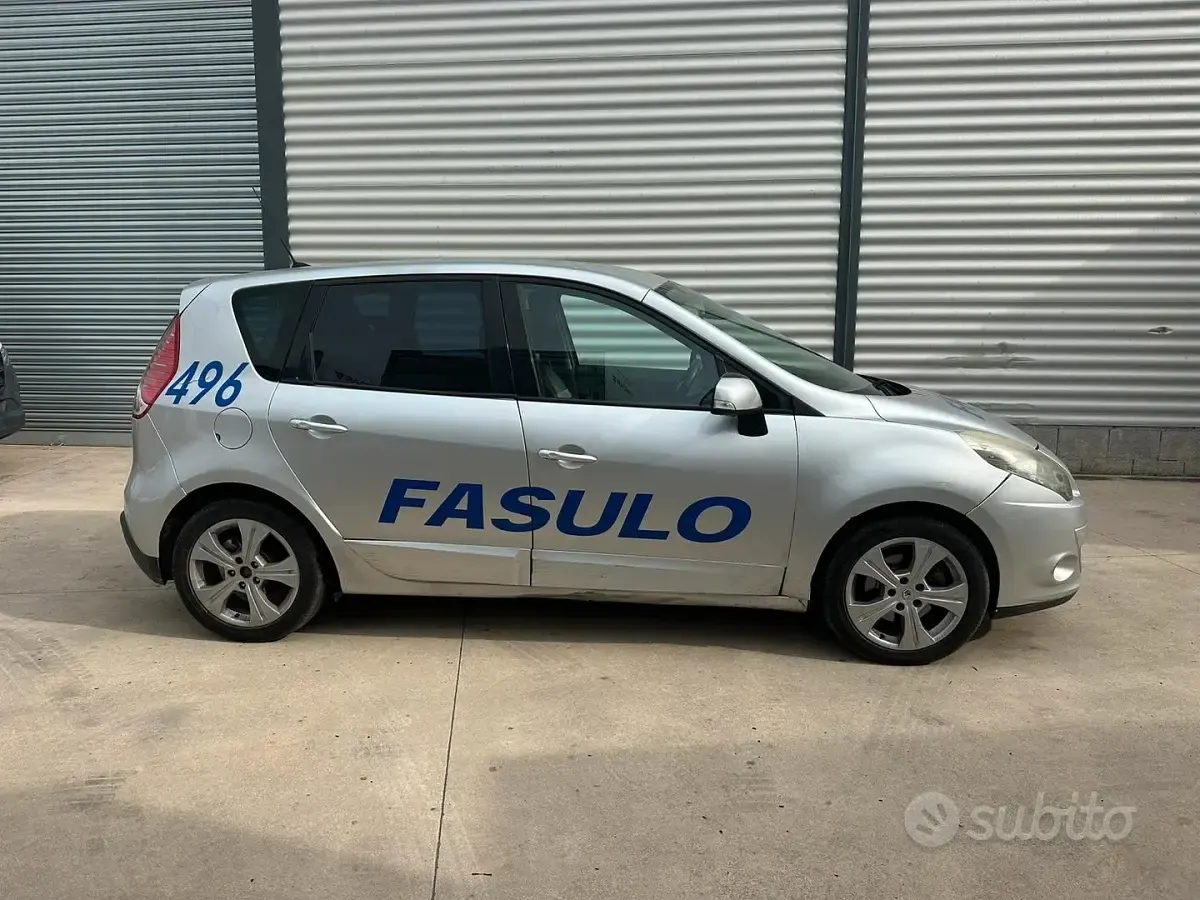 Usata Renault Scenic E-Tech 110 CV (80 kW) 2011 Grigio Utilitaria
