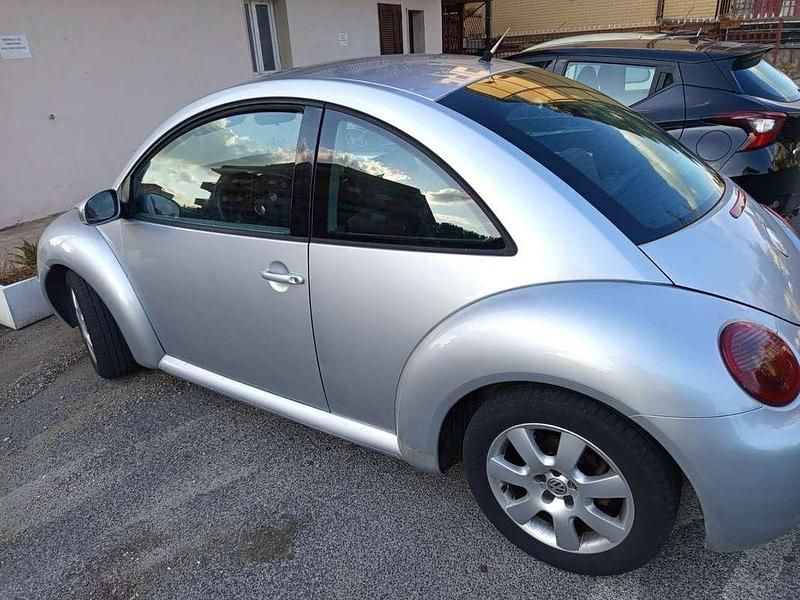 Usata VW New Beetle 105 CV (77 kW) 2005 Utilitaria