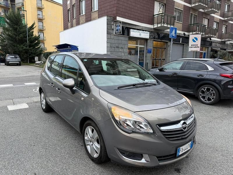 Usata Opel Meriva 119 CV (87 kW) 2015 Argento Monovolume
