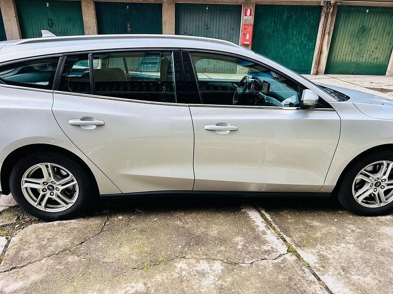 Grigio Usata 2020 Ford Focus ST-Line Station wagon | 9800 € (Buon prezzo) - Immagine 1/4