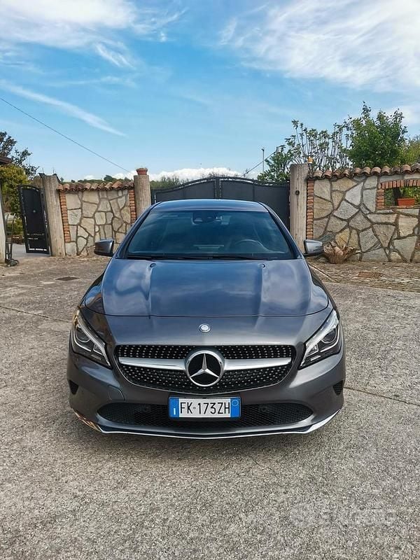 Usata Mercedes CLA200 136 CV (100 kW) 2017 Grigio Berlina