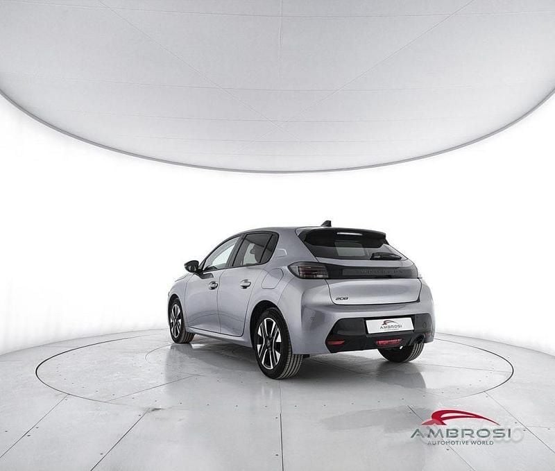 Usata Peugeot 208 Allure 101 CV (74 kW) 2025 Grigio Utilitaria