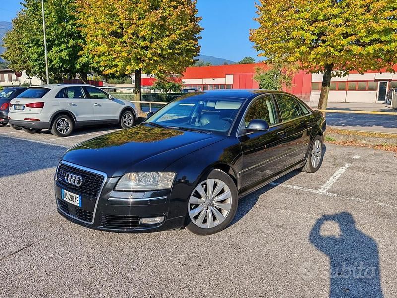 Nero Usata 2009 Audi A8 Tre volumi | 4499 € (Buon prezzo) - Immagine 1/4