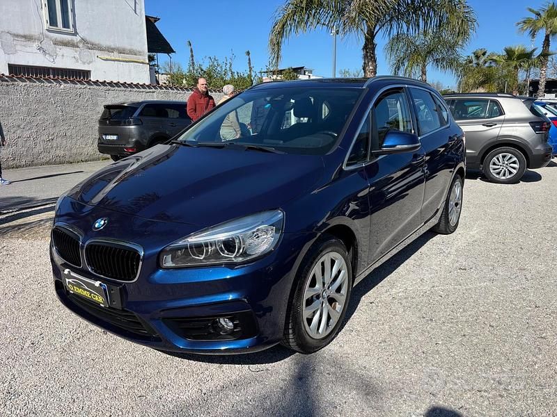 Usata BMW 216 Active Tourer Luxury Line 116 CV (85 kW) 2016 Blu Monovolume