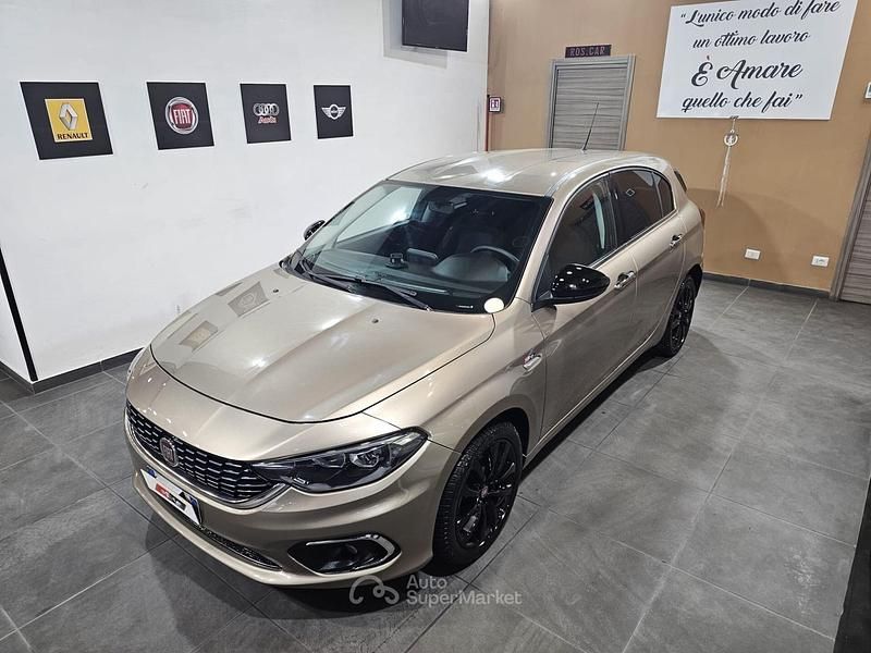 Usata Fiat Tipo Lounge 120 CV (88 kW) 2017 Marrone Berlina