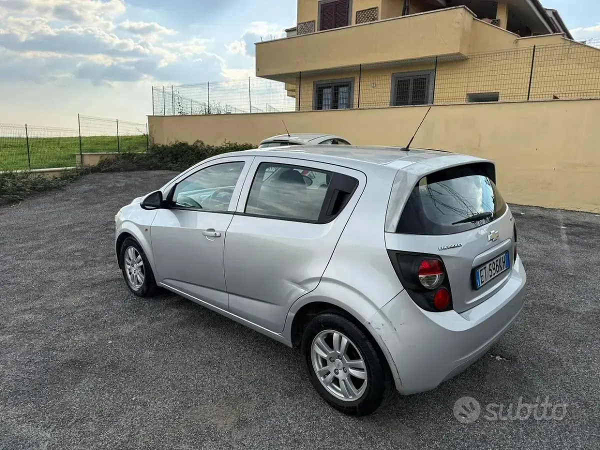 Usata Chevrolet Aveo LT 69 CV (50 kW) 2012 Grigio Berlina