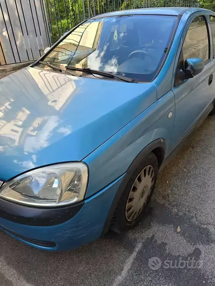 Usata Opel Corsa 75 CV (55 kW) 2003 Bluazzurro Utilitaria