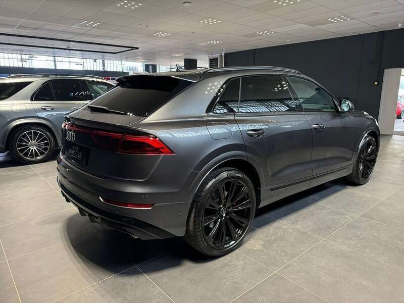 Usata Audi Q8 S-Line 286 CV (210 kW) 2024 Grigio SUV