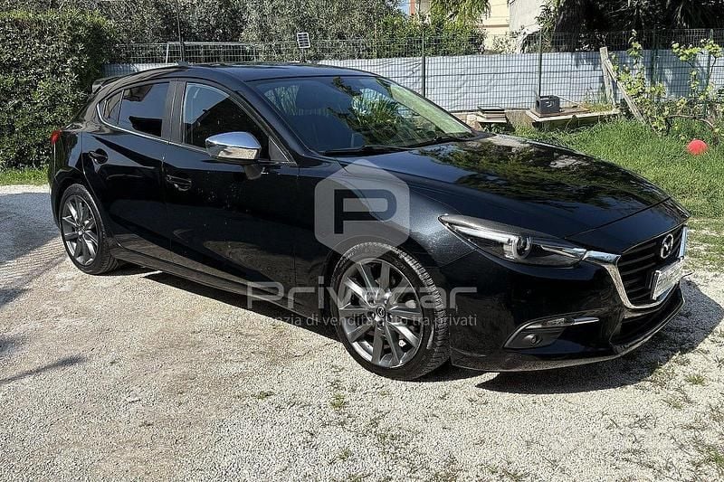 Usata Mazda 3 Exceed 105 CV (77 kW) 2017 Nero Utilitaria