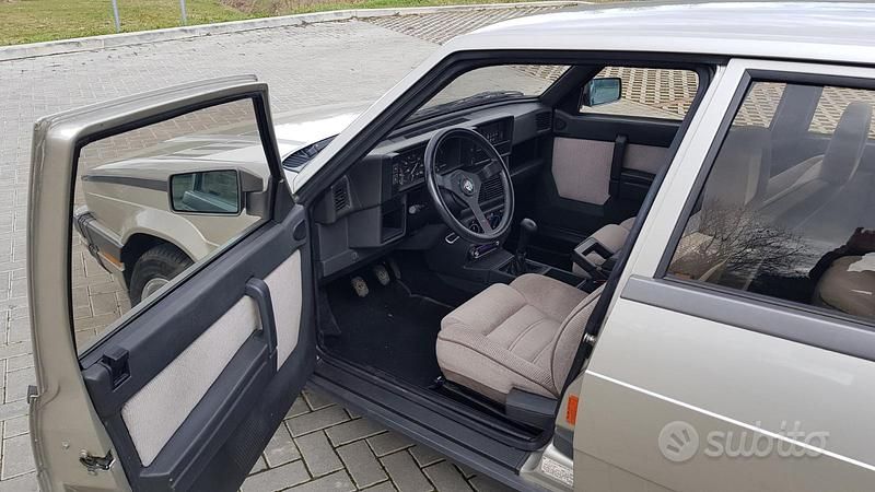 Usata Alfa Romeo 75 1986 Grigio Berlina