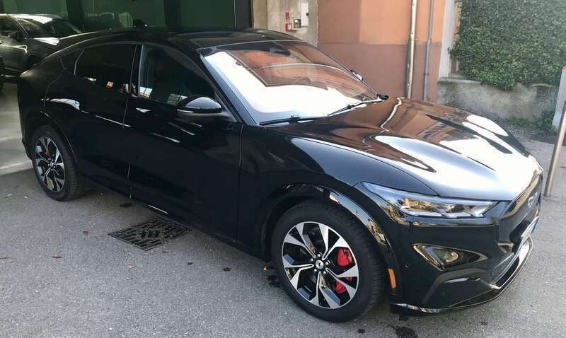 Usata Ford Mustang Mach-E 124 kW (169 CV) 2022 Nero SUV