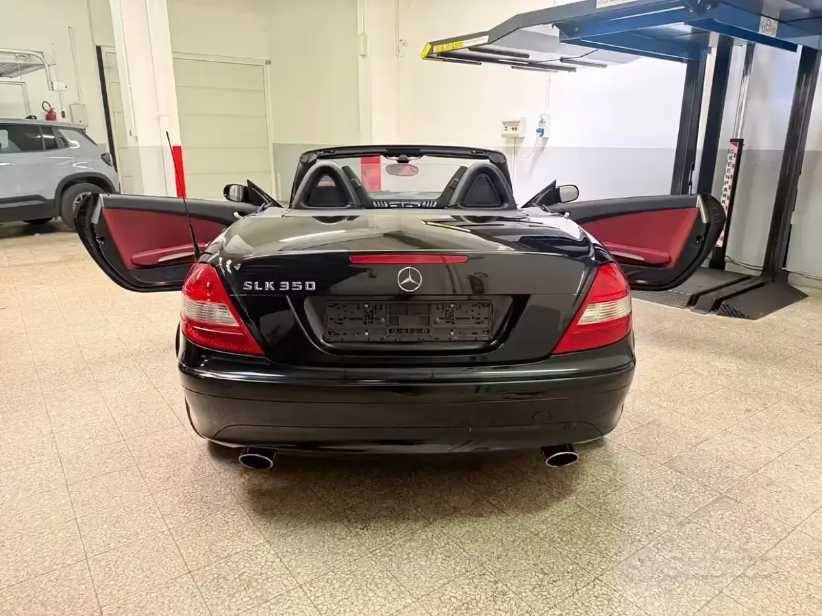 Usata Mercedes SLK350 272 CV (200 kW) 2005 Nero Cabrio