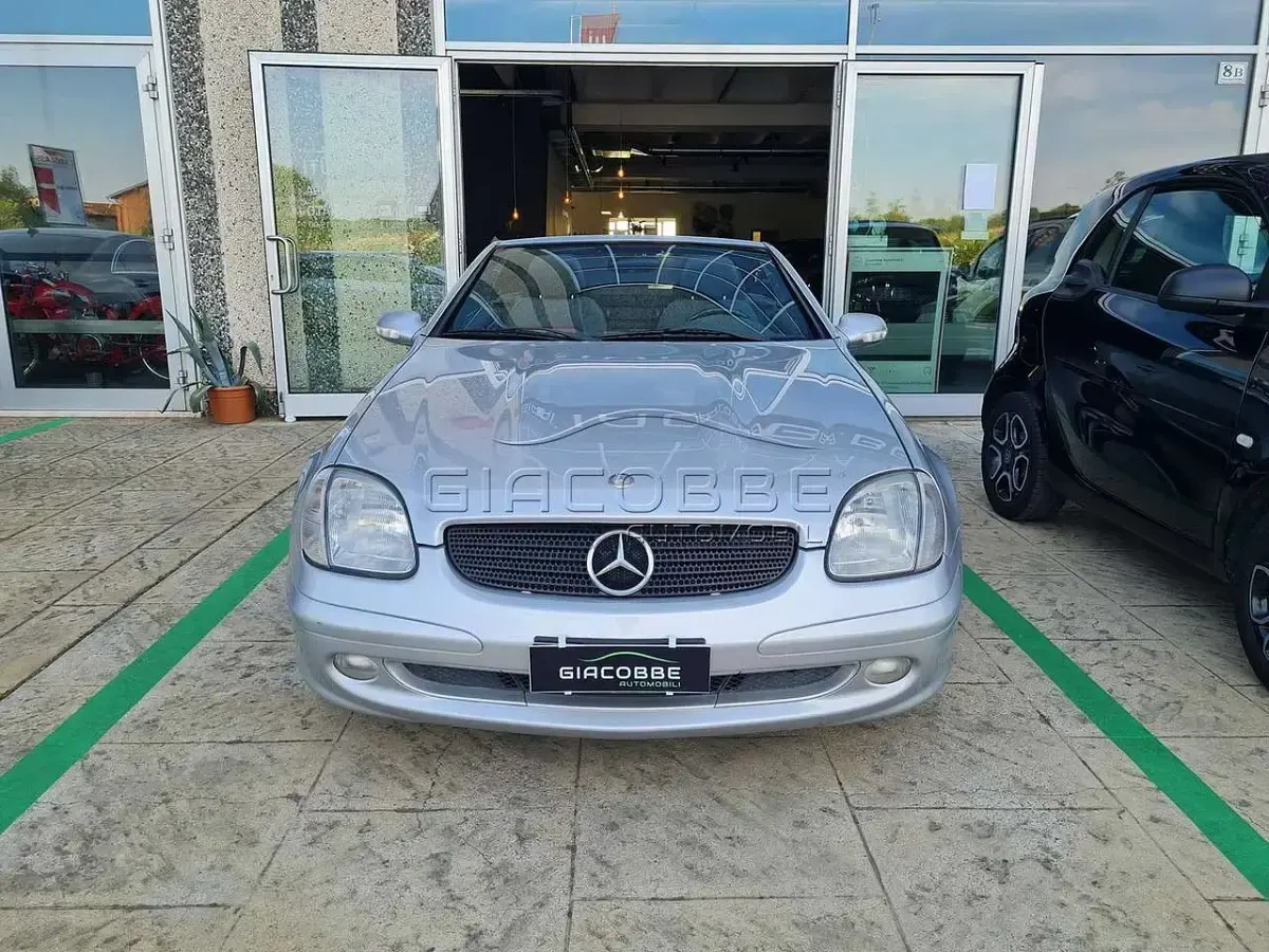 Usata Mercedes SLK200 163 CV (119 kW) 2002 Argento Cabrio