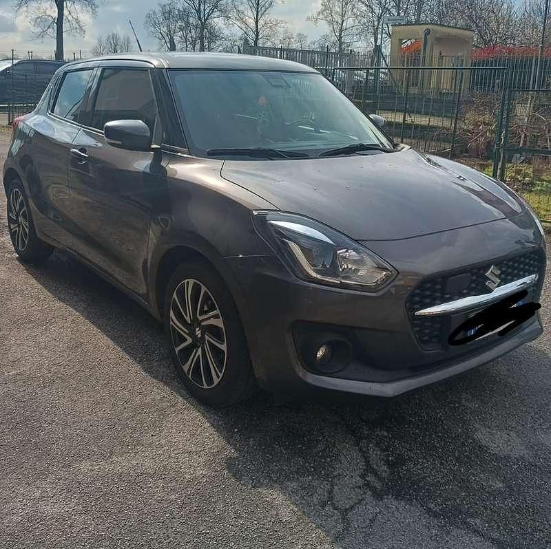 Usata Suzuki Swift 83 CV (61 kW) 2023 Grigio Utilitaria