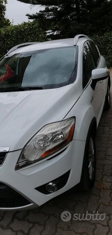 Bianco Usata 2011 Ford Kuga SUV | 7250 € (Ottimo prezzo) - Immagine 1/4