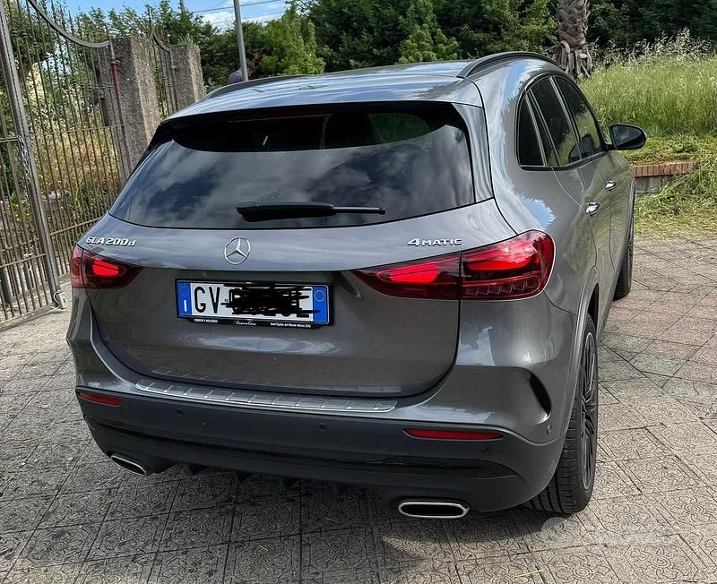 Usata Mercedes GLA200 Premium 150 CV (110 kW) 2024 Grigio SUV