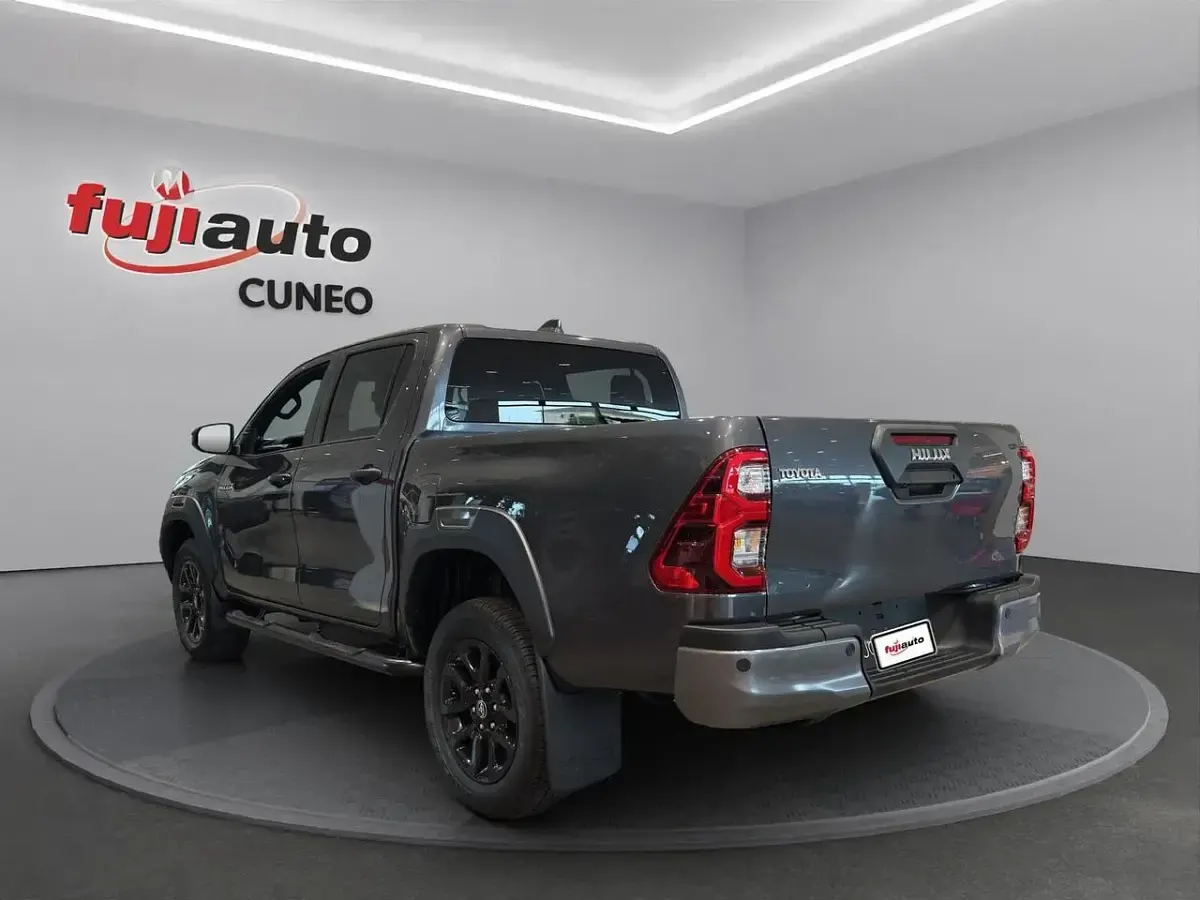 Nuova Toyota HiLux 204 CV (150 kW) 2026 Dark grey met Pick-up
