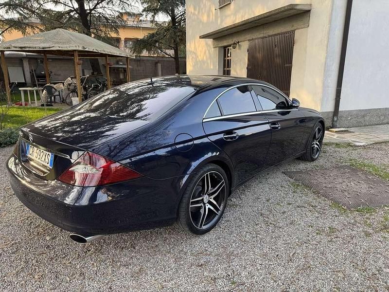 Begagnad Mercedes CLS500 306 HK (225 kW) 2004 Blå Sedan