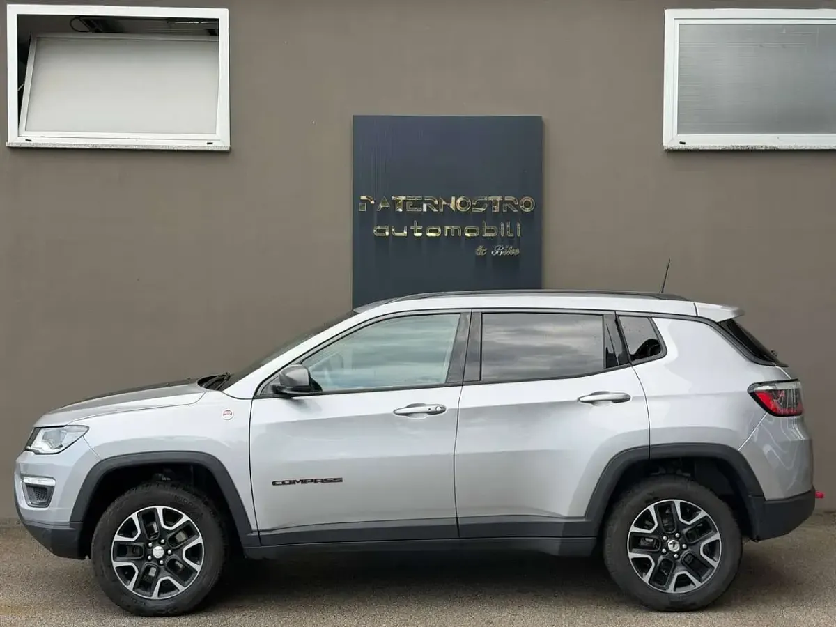 Usata Jeep Compass Trailhawk 170 CV (125 kW) 2019 Grigio SUV