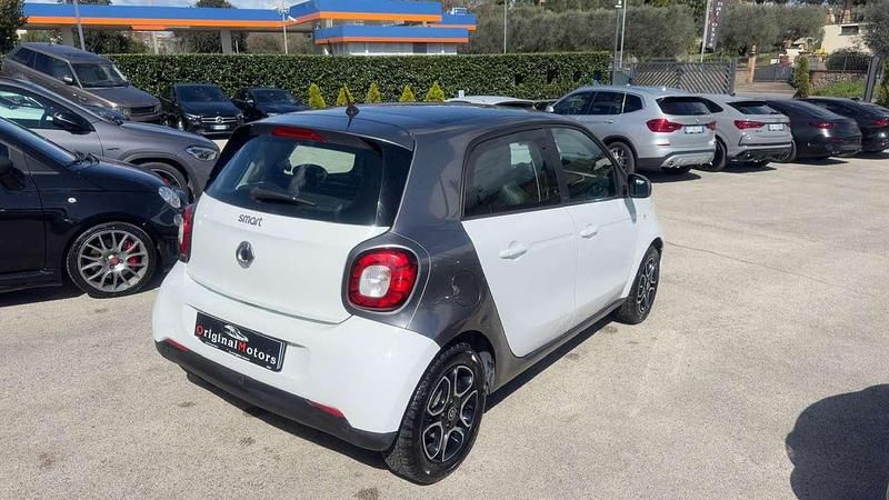 Usata Smart ForFour Prime 71 CV (52 kW) 2016 Bianco Utilitaria