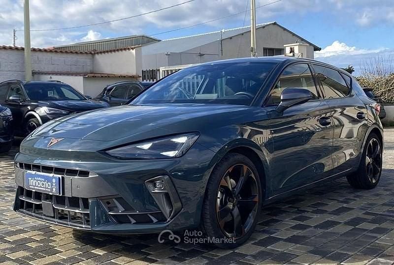 Usata Cupra Leon 150 CV (110 kW) 2024 Blu/azzurro Berlina