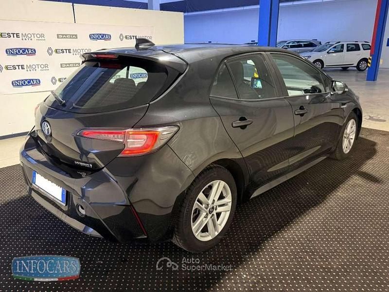 Usata Toyota Corolla Business Edition 98 CV (72 kW) 2022 Nero pastello Berlina