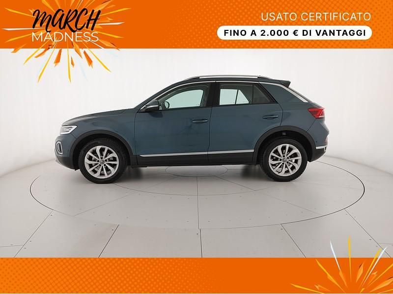 Usata VW T-Roc Style 150 CV (110 kW) 2022 Petroleum blue metallizzato SUV
