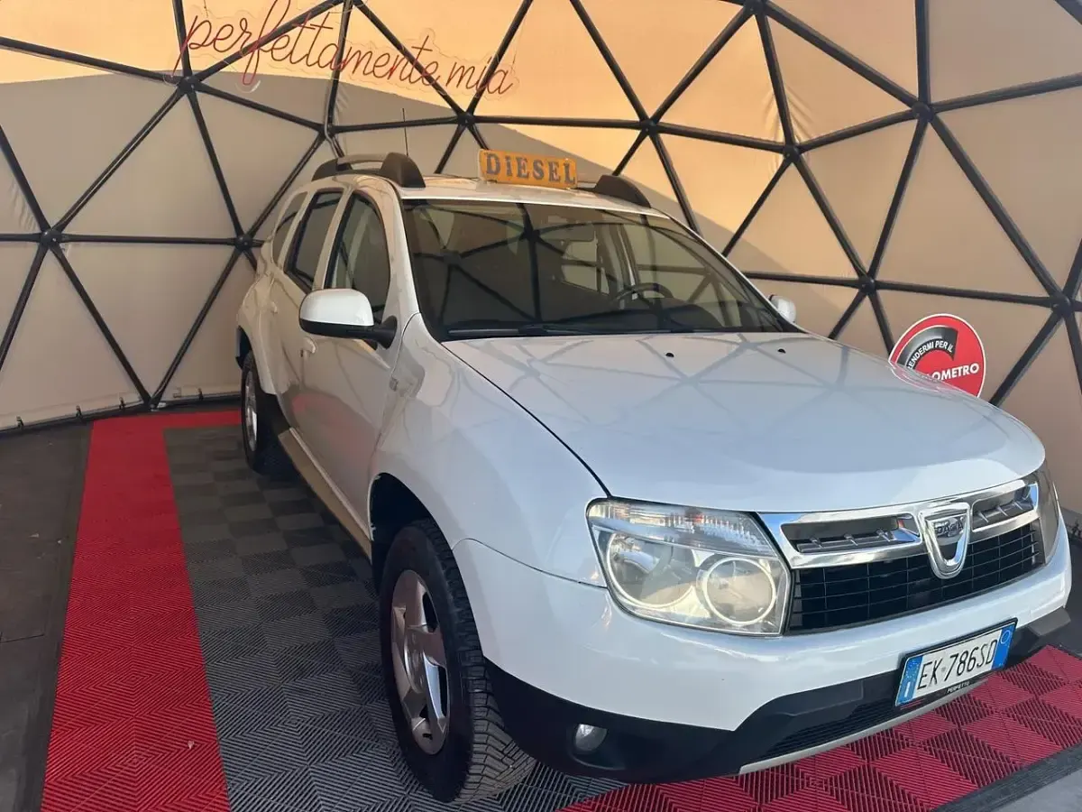 Usata Dacia Duster Lauréate 107 CV (78 kW) 2012 Bianco SUV