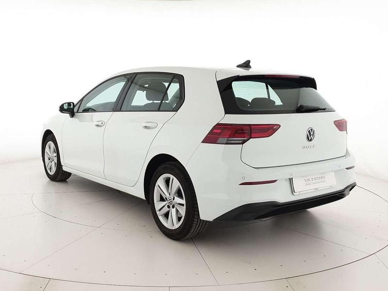 Usata VW Golf VIII Life 116 CV (85 kW) 2022 Pure white Berlina