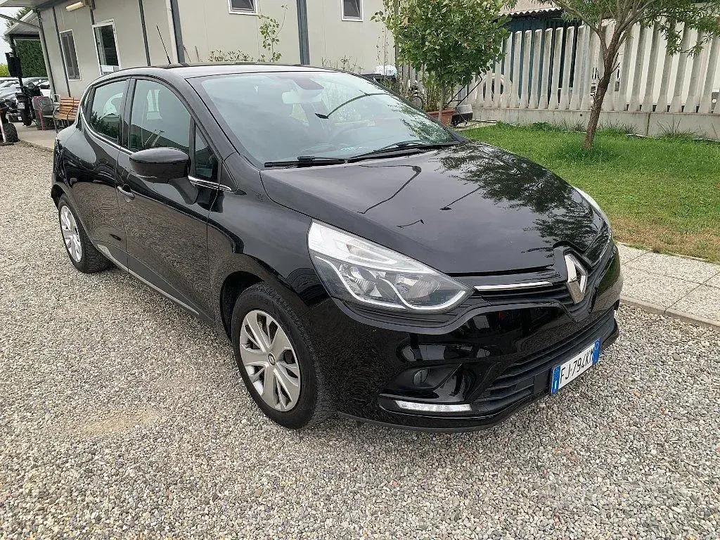 Usata Renault Clio IV Intens 73 CV (53 kW) 2017 Nero Berlina