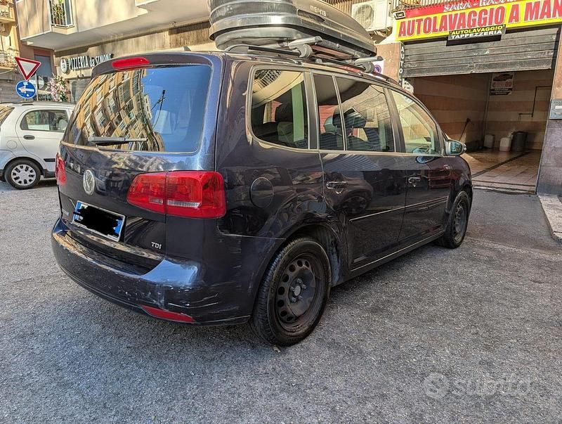 Usata VW Touran 105 CV (77 kW) 2013 Blu Monovolume