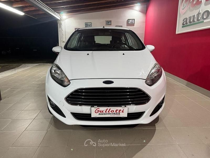Usata Ford Fiesta Business Edition 60 CV (44 kW) 2013 Bianco Berlina